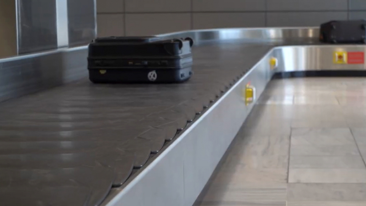 SKG Demonstration: baggage claim